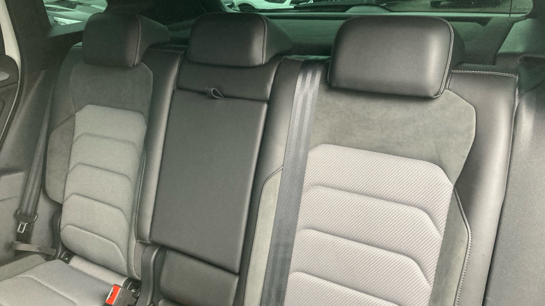 Volkswagen Tiguan 2.0 TDi 150 4Motion R-Line Tech 5dr DSG Diesel Estate